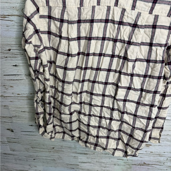 Uniqlo Cream and Purple Plaid Button Down Shirt size xl - Picture 7 of 8